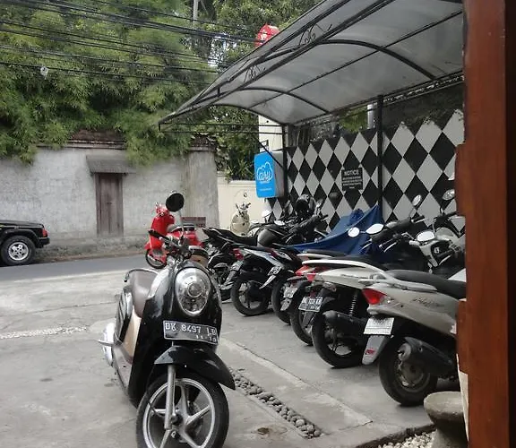 Hostel Meriki Legian